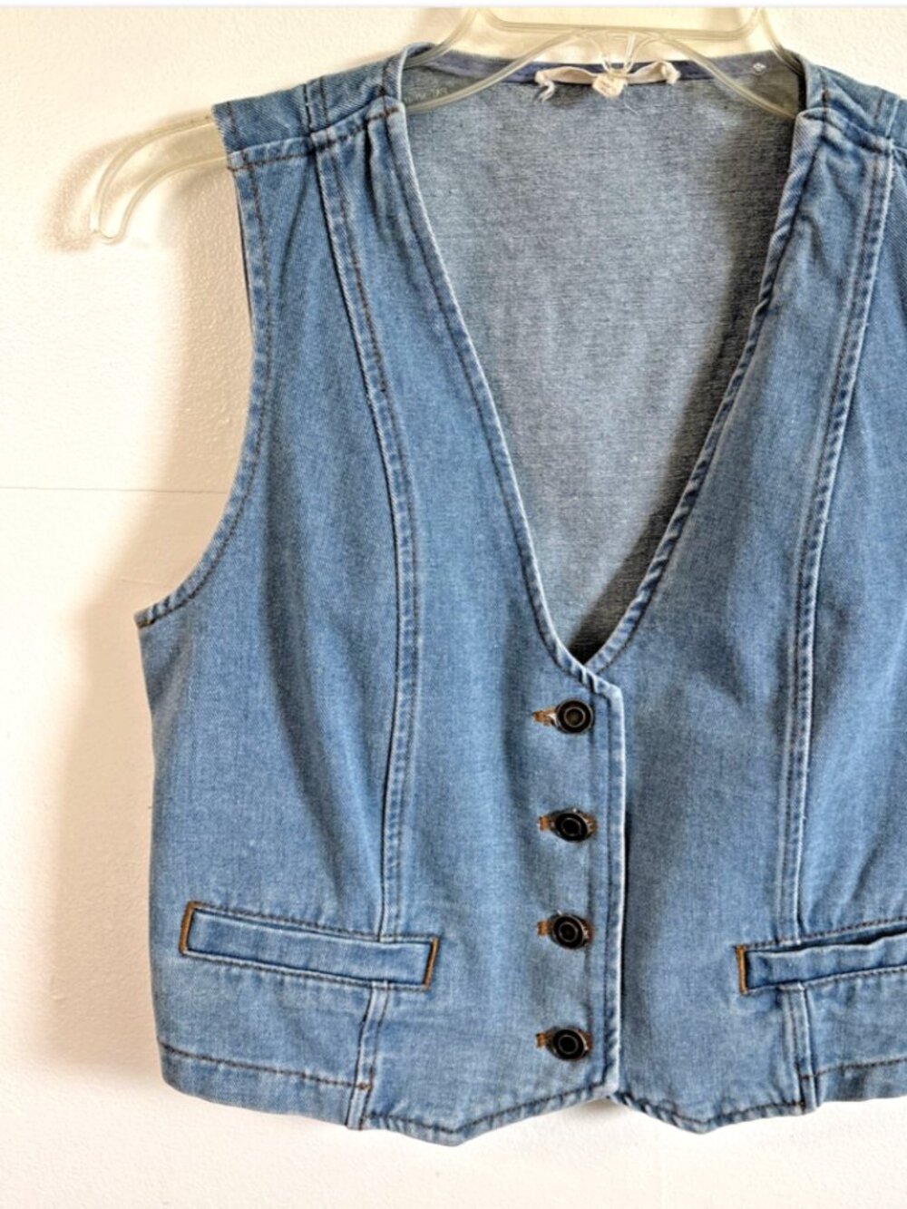 Women’s Denim Blue Jean Vest Button Down Size M Light Wash C&V